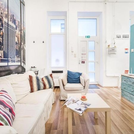 Colorwave Studio Home Budapest Bagian luar foto