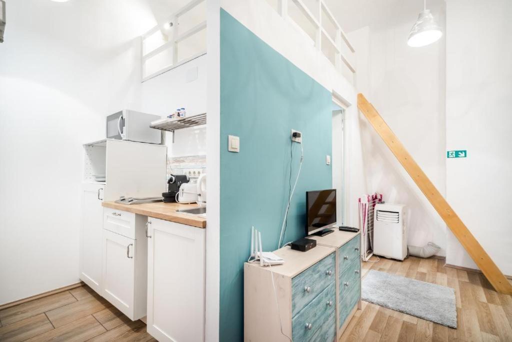 Colorwave Studio Home Budapest Bagian luar foto