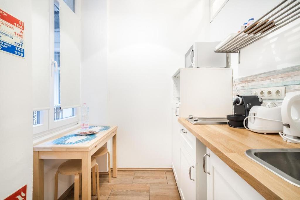 Colorwave Studio Home Budapest Bagian luar foto