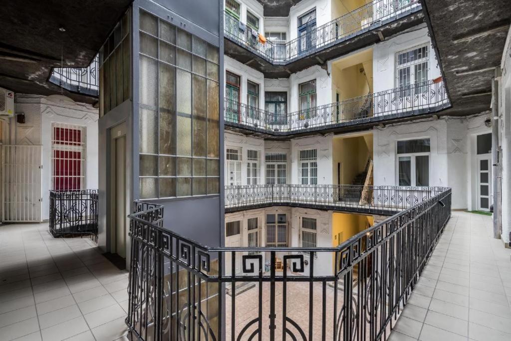 Colorwave Studio Home Budapest Bagian luar foto